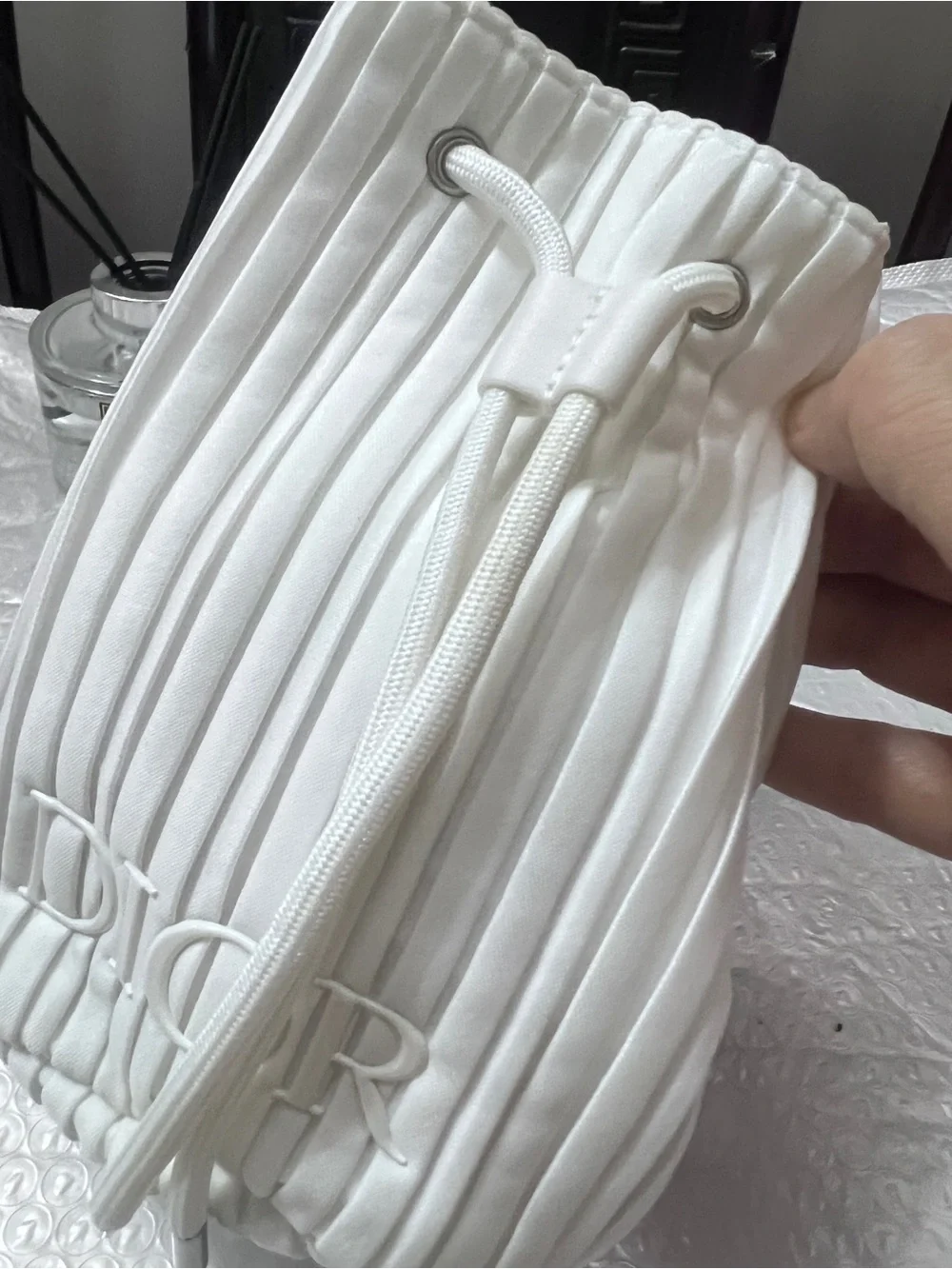 New! DIOR White Cosmetic Drawstring Bucket Bag - Picture 2 of 7